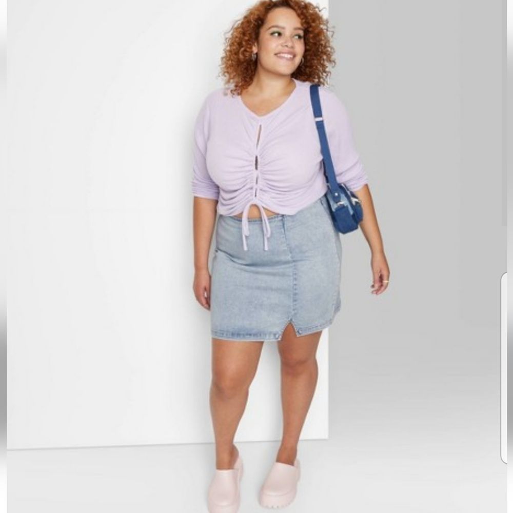 Womens Light Wash Denim Stretch Mini Skirt W/Front Notch & Seam NWT Plus Sz. 16